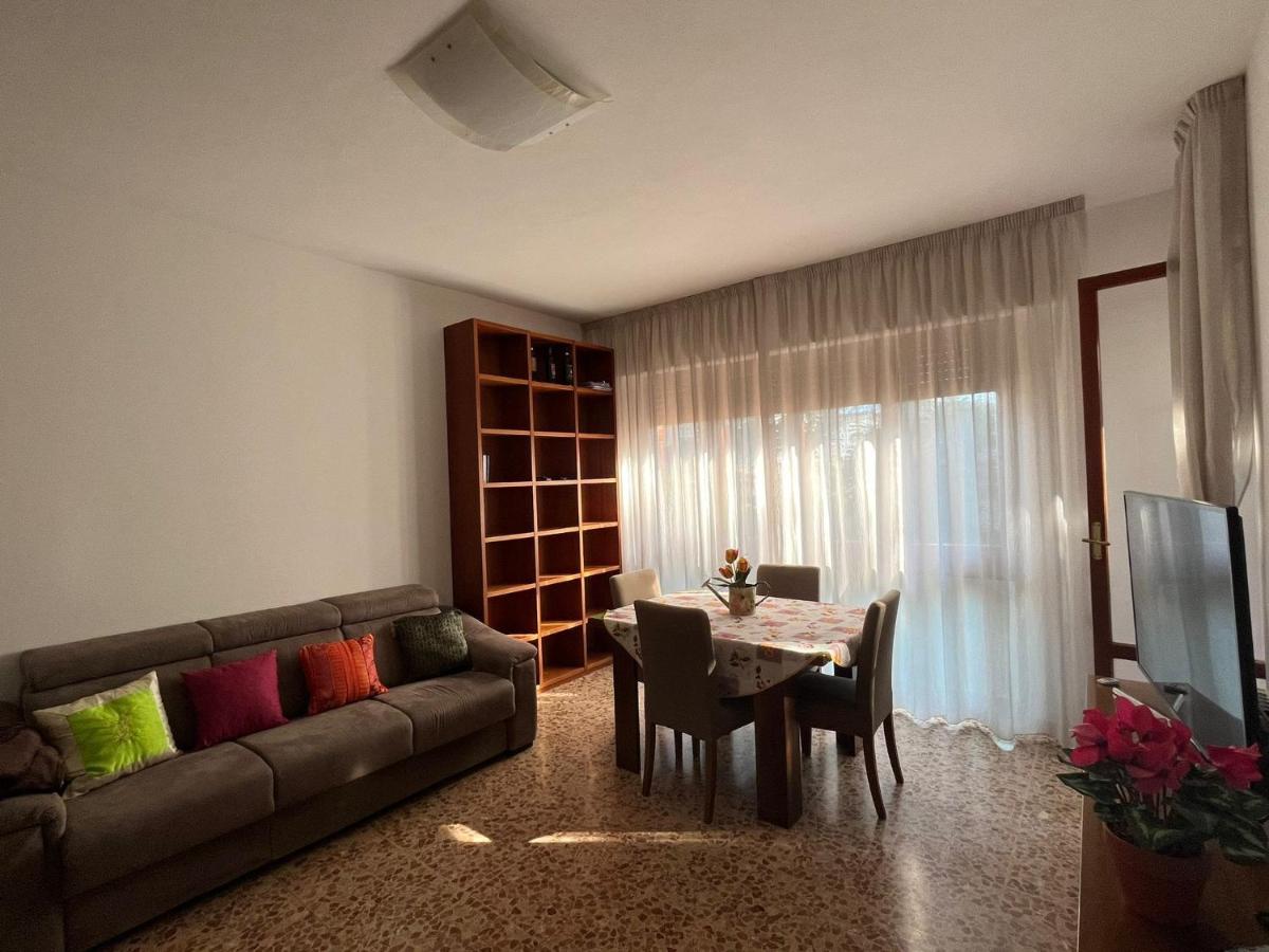 Appartement Casa Alexander à Marina di Massa Extérieur photo